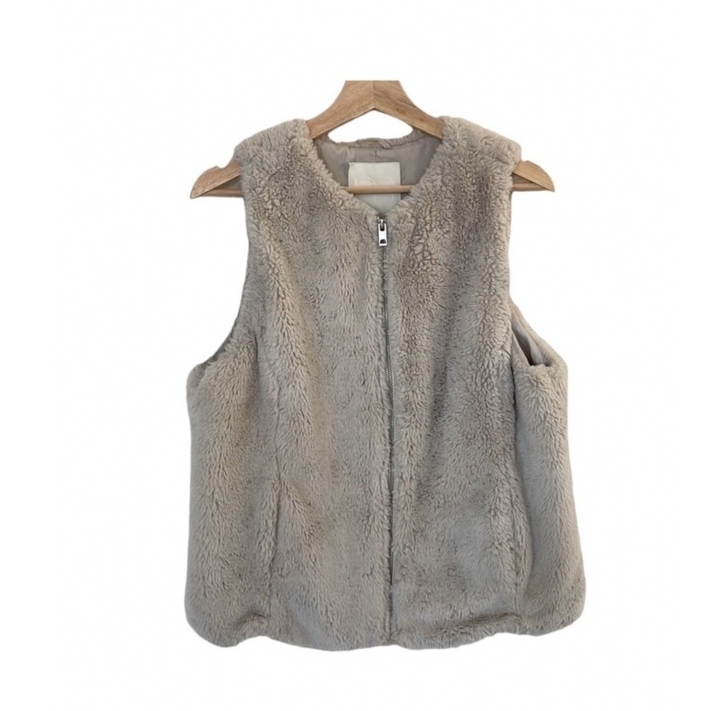 Maurices Vest Jacket Sweater Top Tan Faux Fur Zip Beige Sherpa Teddy Size Medium